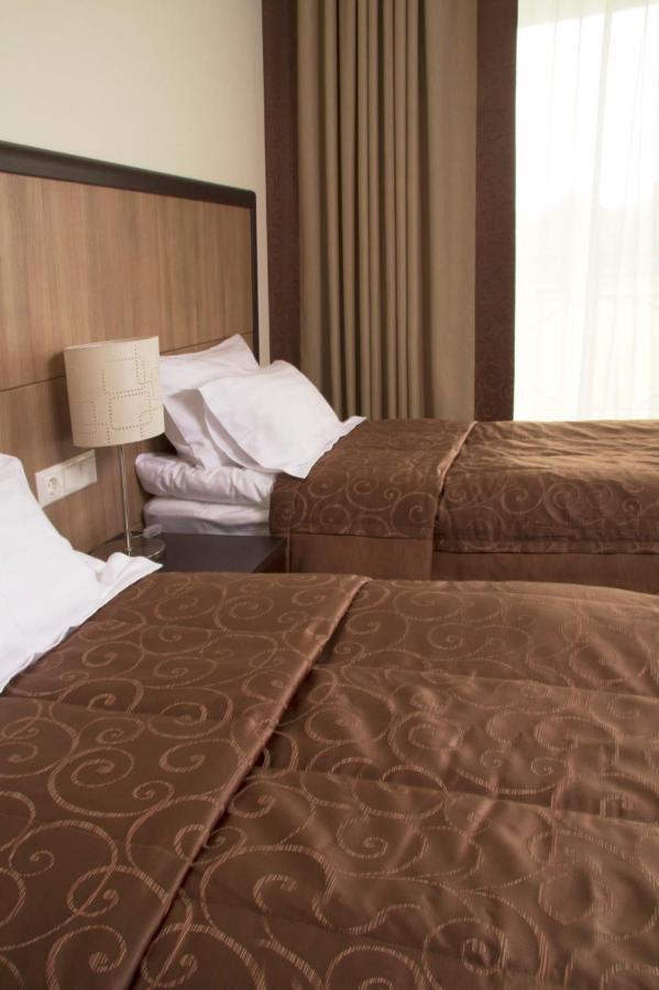 Park-Hotel Kidev Chubynske Bagian luar foto