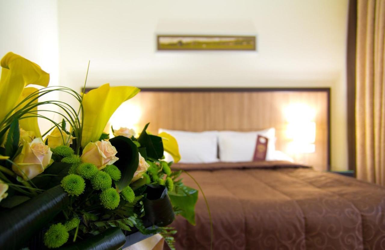 Park-Hotel Kidev Chubynske Ruang foto