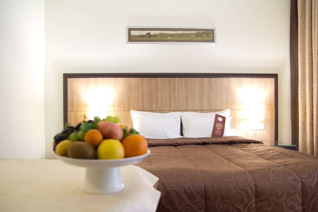 Park-Hotel Kidev Chubynske Ruang foto